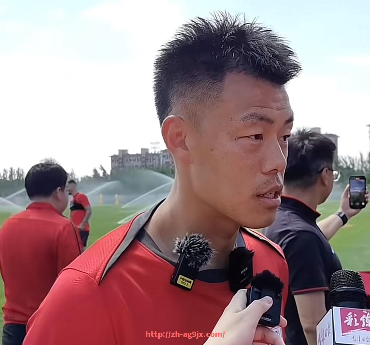 ag9游会-曼城对阵意甲球队的经典比赛回顾与数据分析